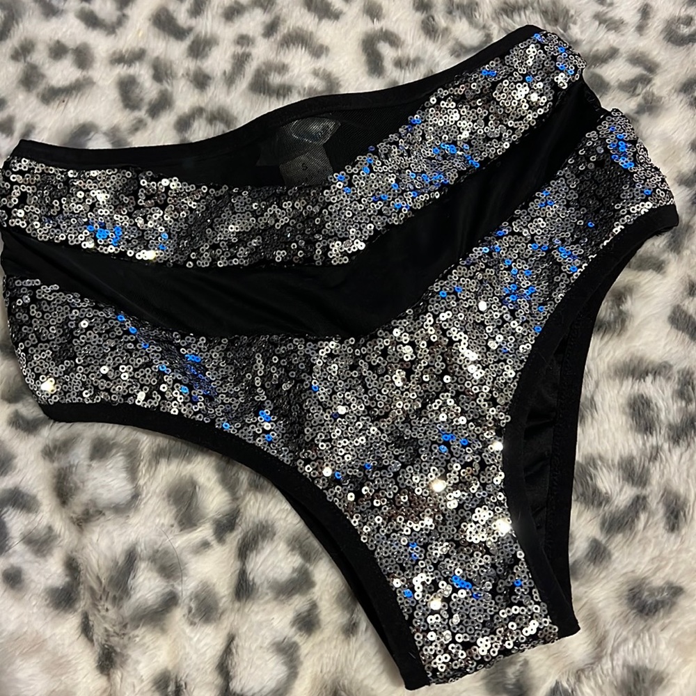 Rave bottoms 💫